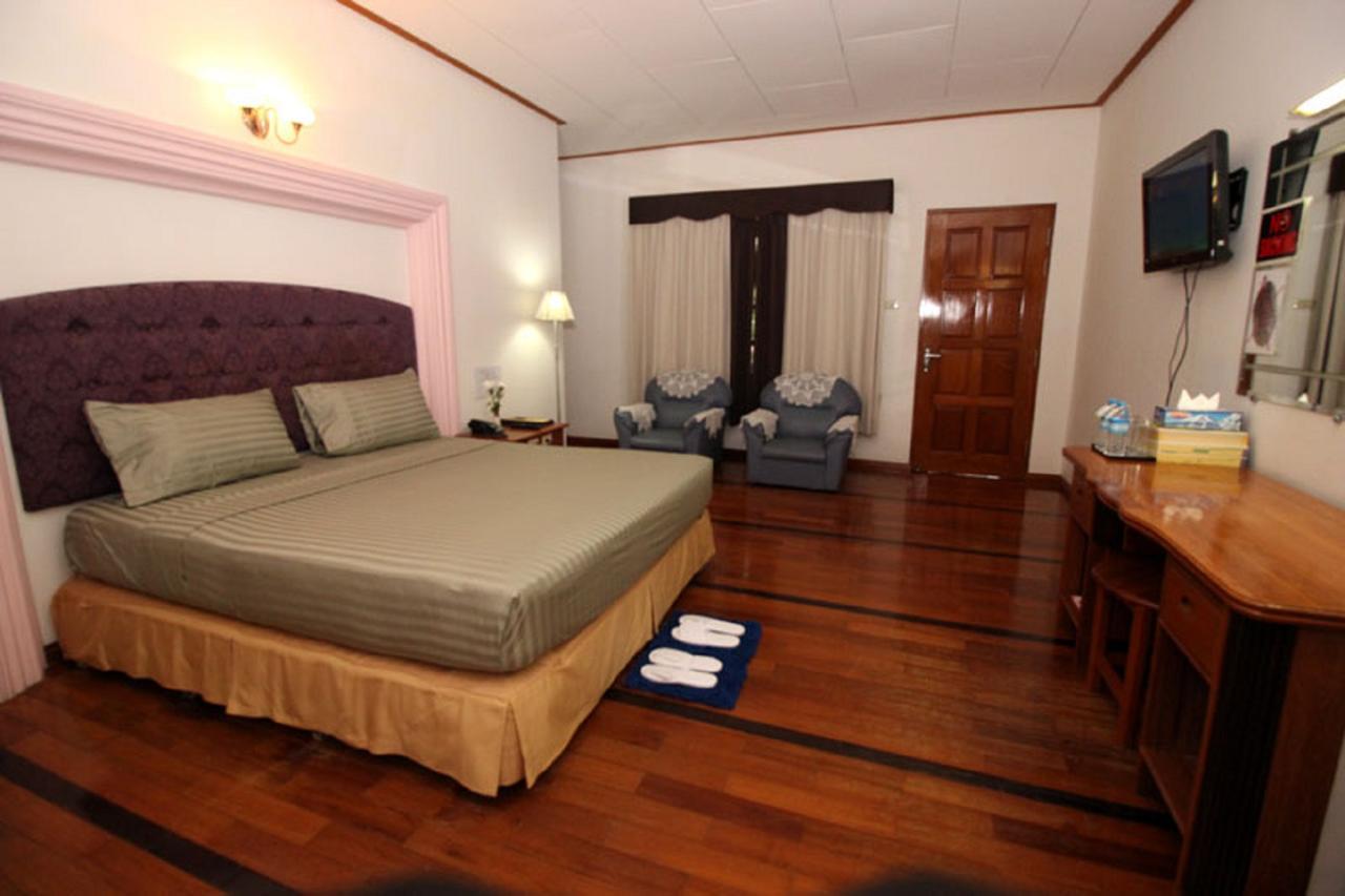 Myanmar Life Hotel Yangon Extérieur photo