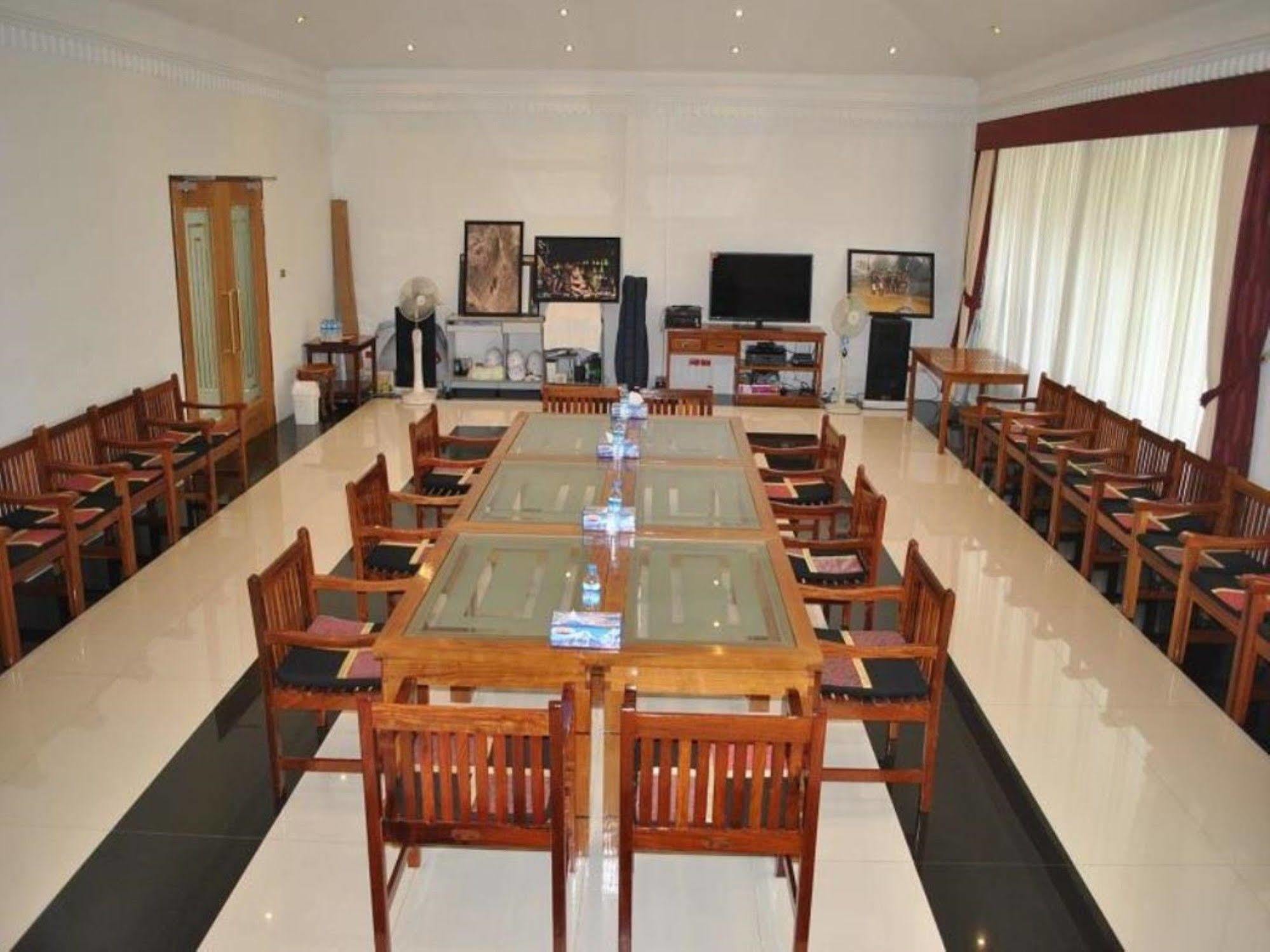 Myanmar Life Hotel Yangon Extérieur photo