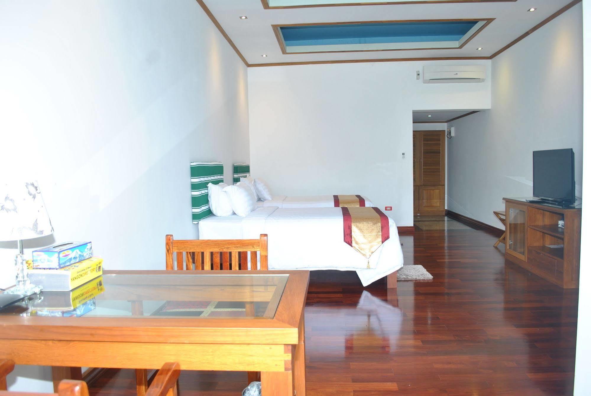 Myanmar Life Hotel Yangon Extérieur photo